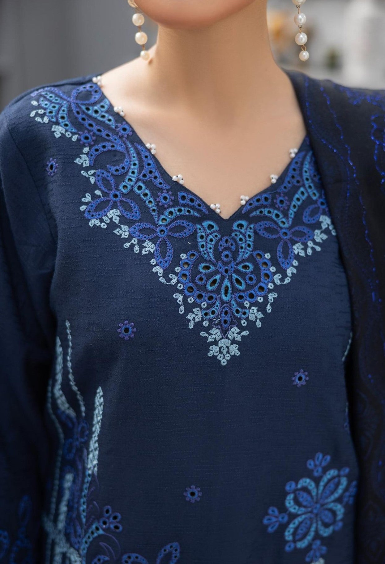 WINTER MARINA EMBROIDED RESHAM WOOL SHAWL