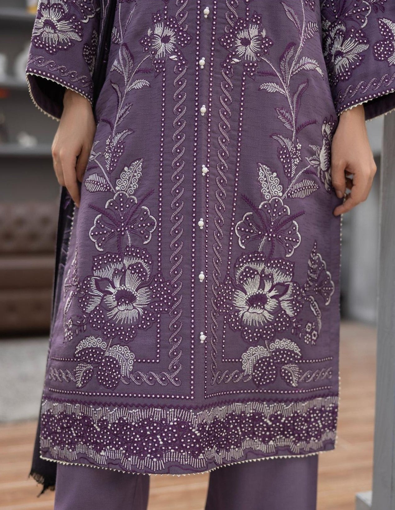 WINTER  MARINA EMBROIDED RESHAM WOOL SHAWL