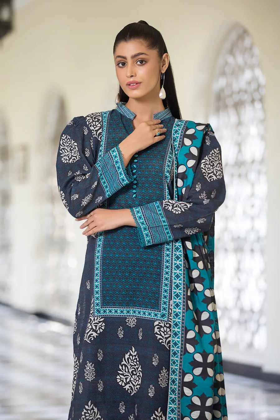 3PC UNSTITCHED KHADDAR SUIT- ZN2870