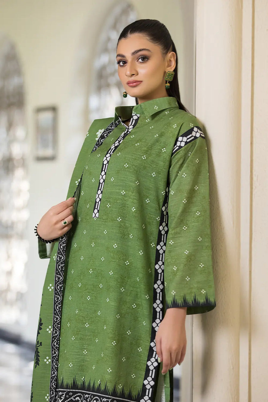 3PC UNSTITCHED KHADDAR SUIT- ZN2872