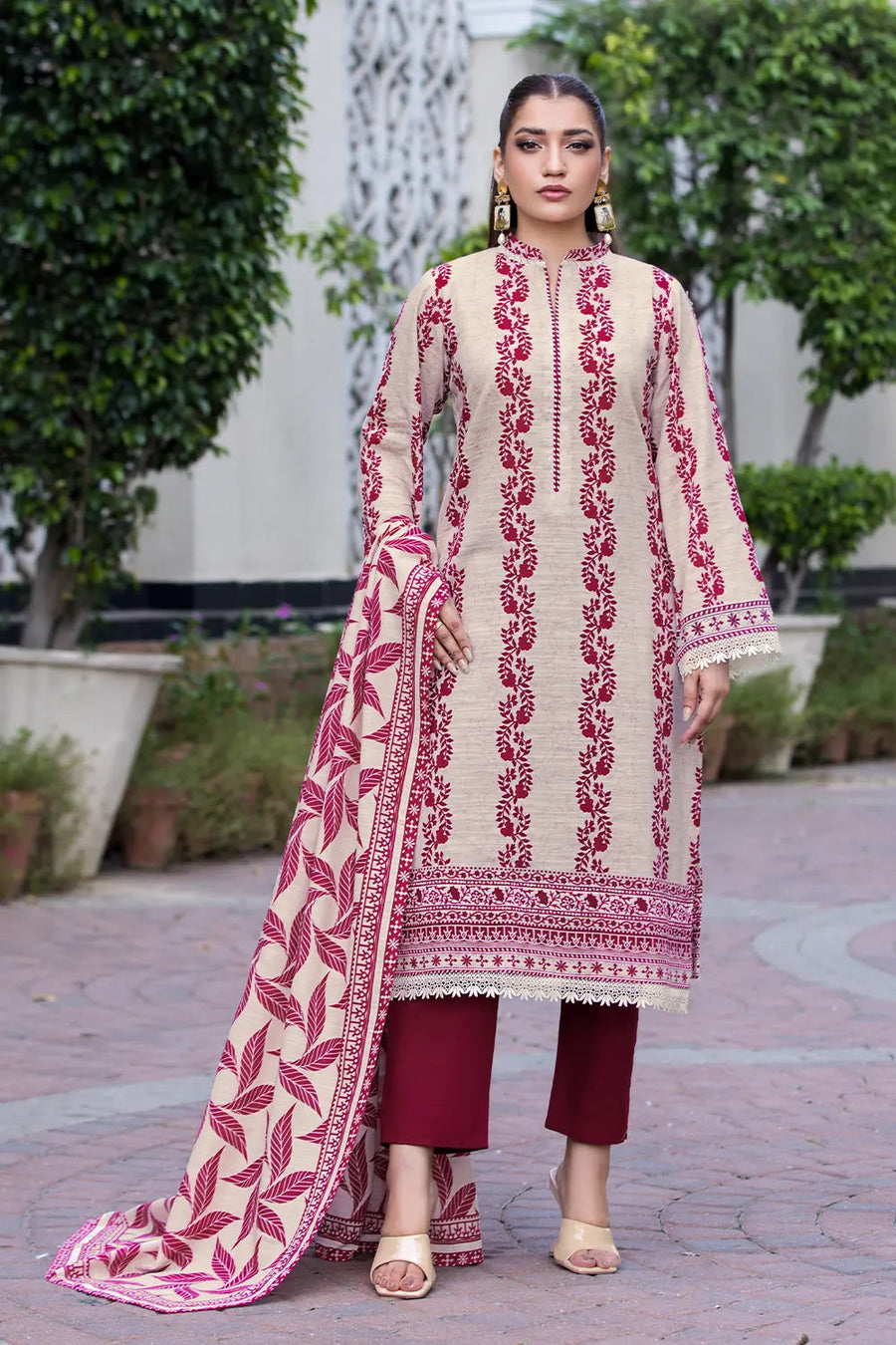 3PC UNSTITCHED KHADDAR SUIT- ZN2892