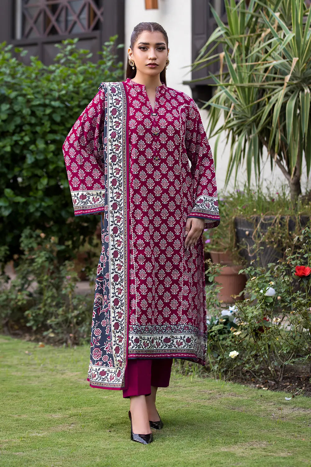 3PC UNSTITCHED KHADDAR SUIT- ZN2894