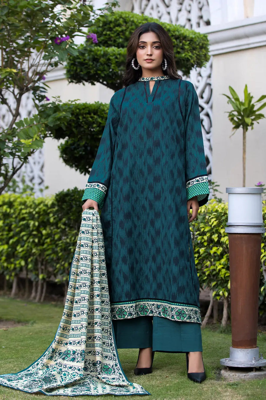 3PC UNSTITCHED KHADDAR SUIT- ZN2897